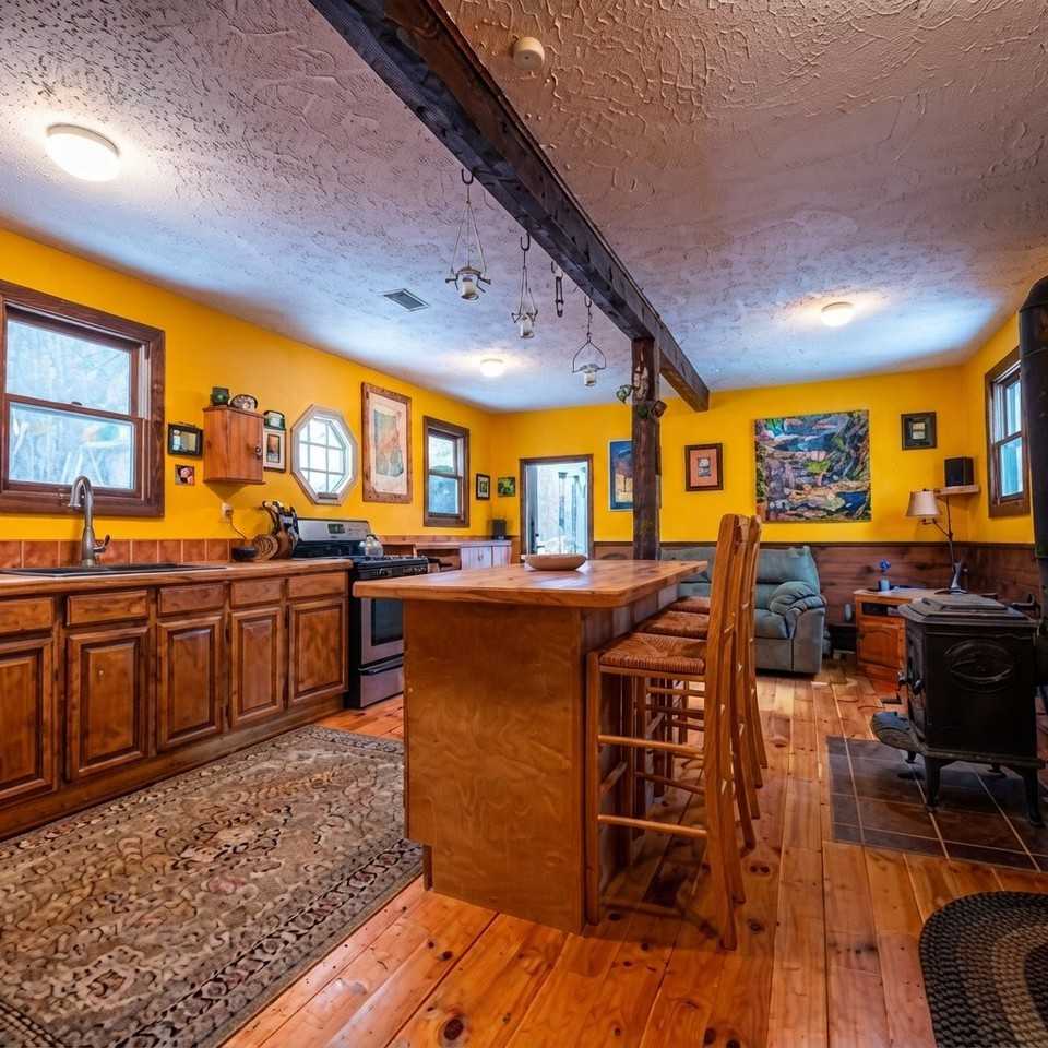 984 Quincy Rd - Photo 6 of 12