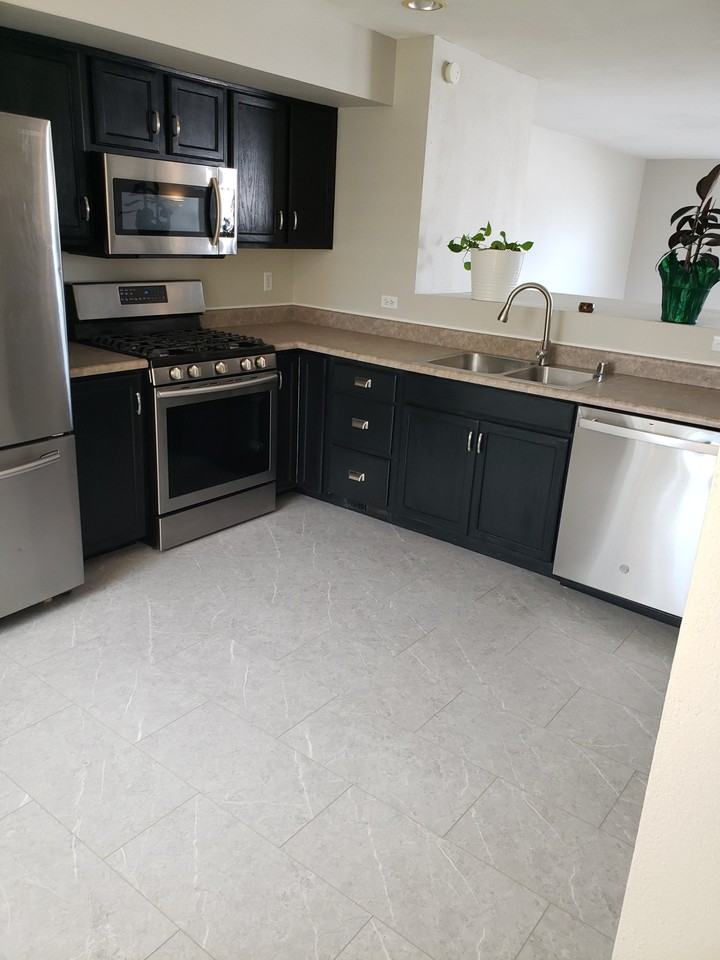 1116 S 23rd St - Photo 5 of 10