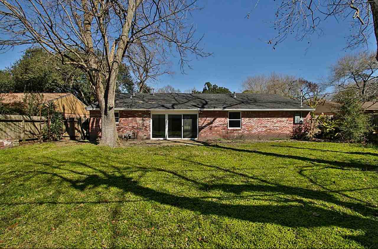 9511 Highmeadow Dr - Photo 3 of 16