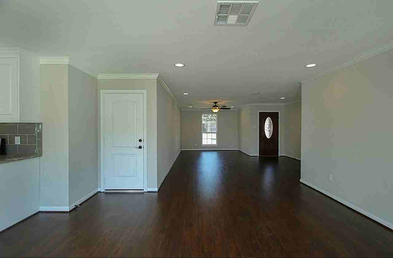 9511 Highmeadow Dr - Photo 5 of 16