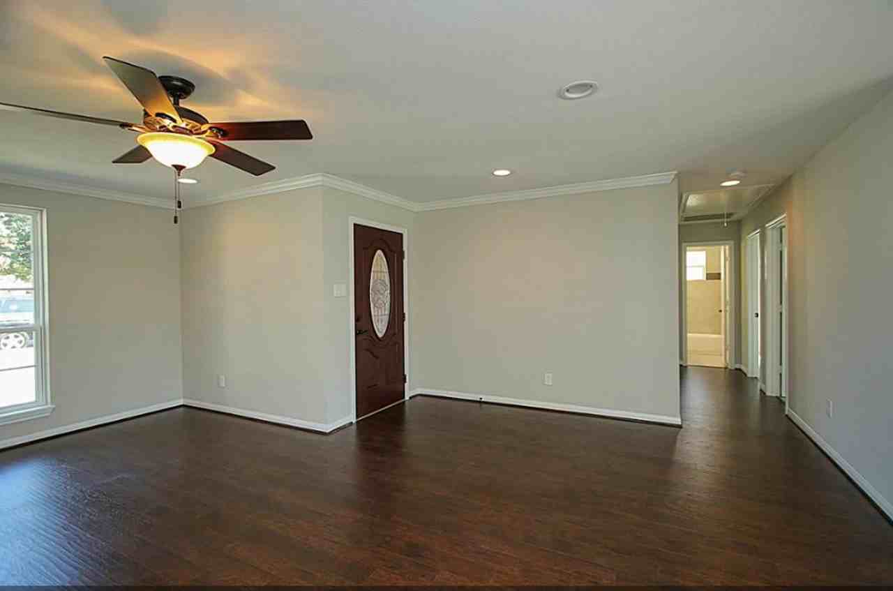 9511 Highmeadow Dr - Photo 6 of 16