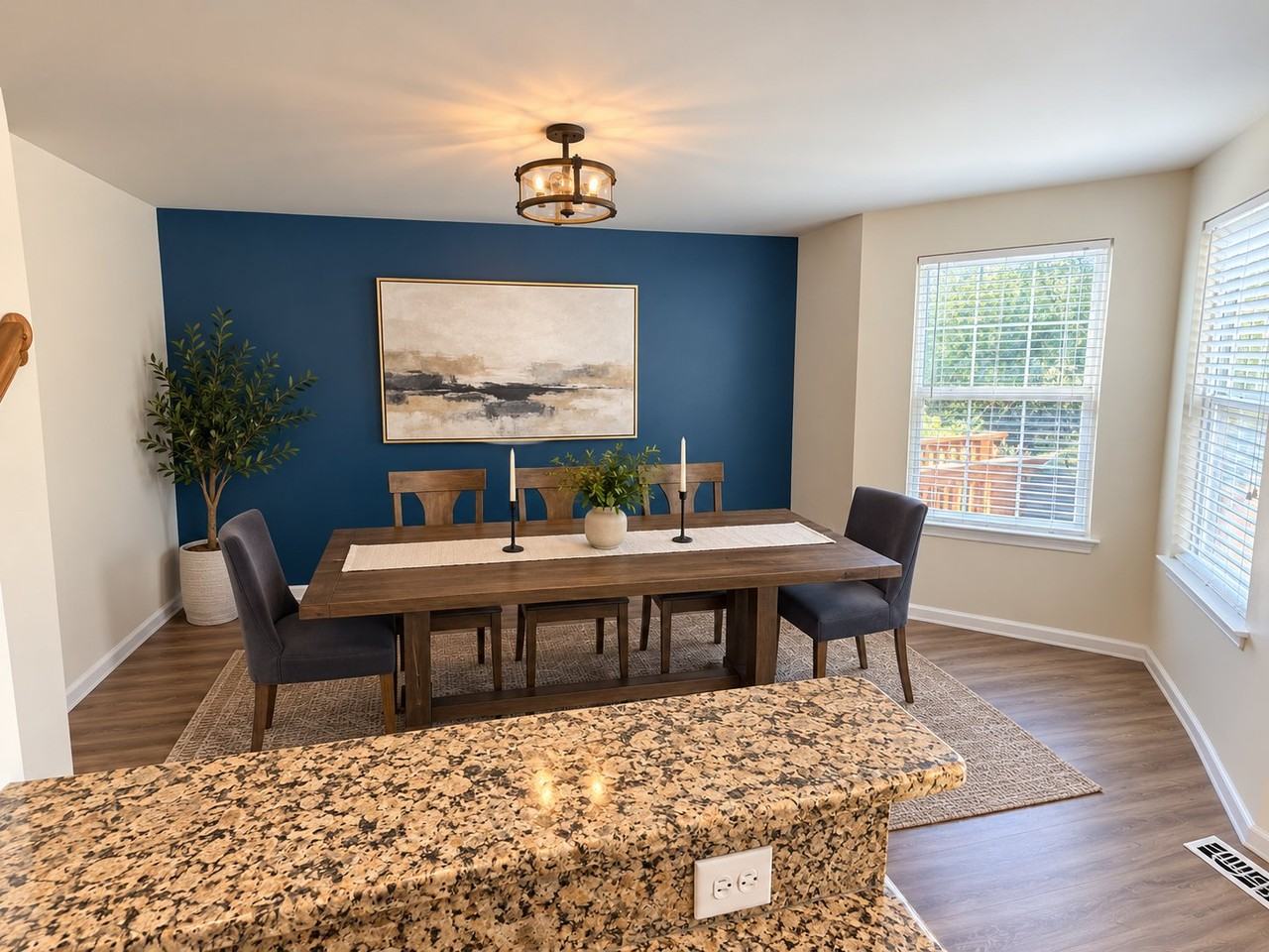3364 Vineland Pl - Photo 3 of 16