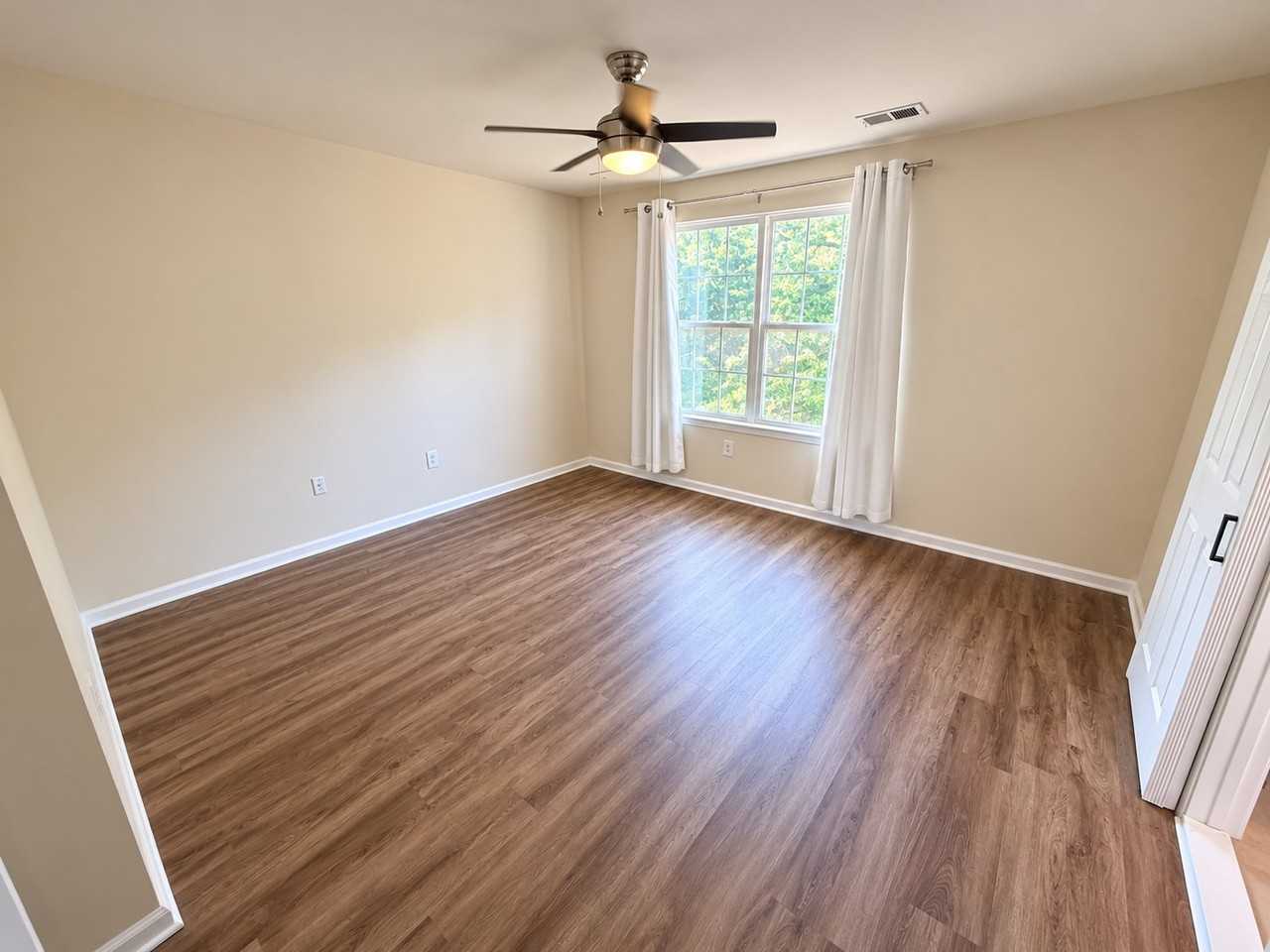 3364 Vineland Pl - Photo 4 of 16