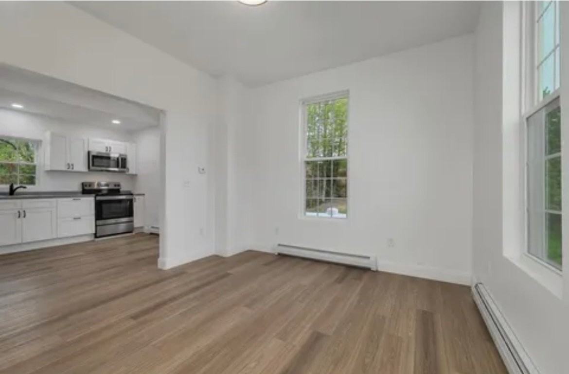 20 Wallace Ct #1 - Photo 4 of 11