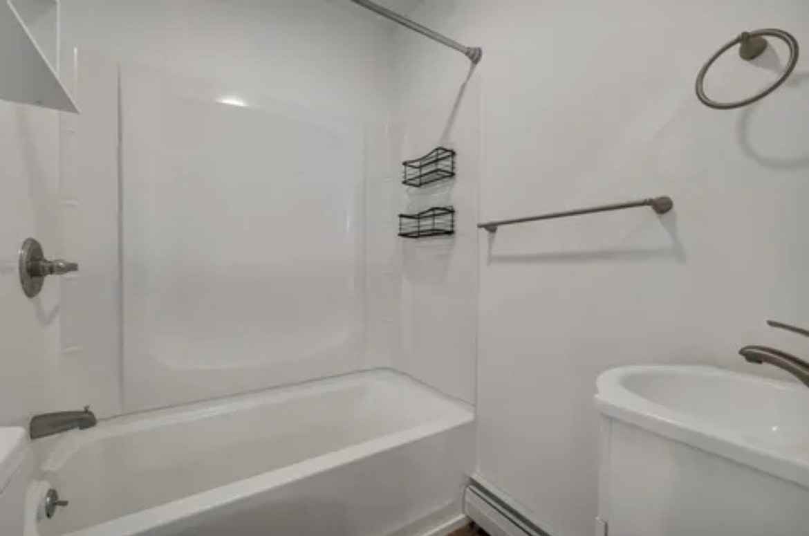 20 Wallace Ct #1 - Photo 5 of 11