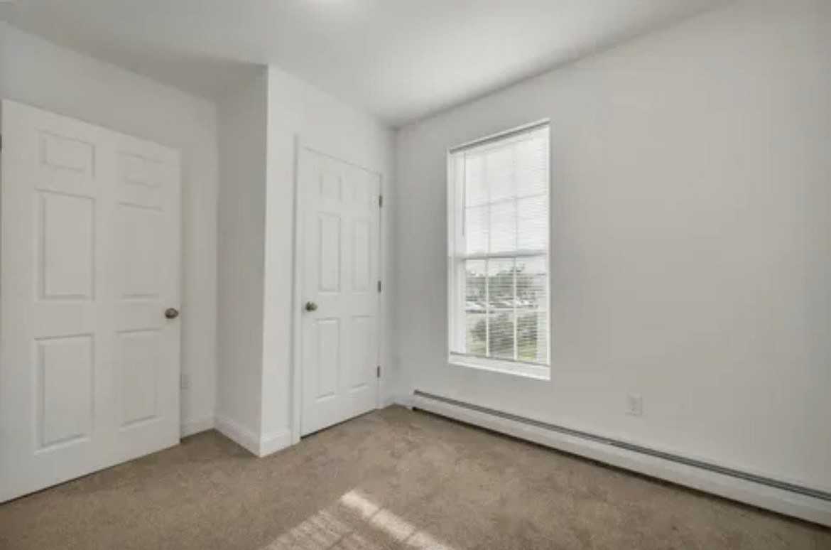 20 Wallace Ct #1 - Photo 6 of 11