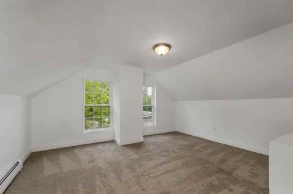 20 Wallace Ct #1 - Photo 7 of 11
