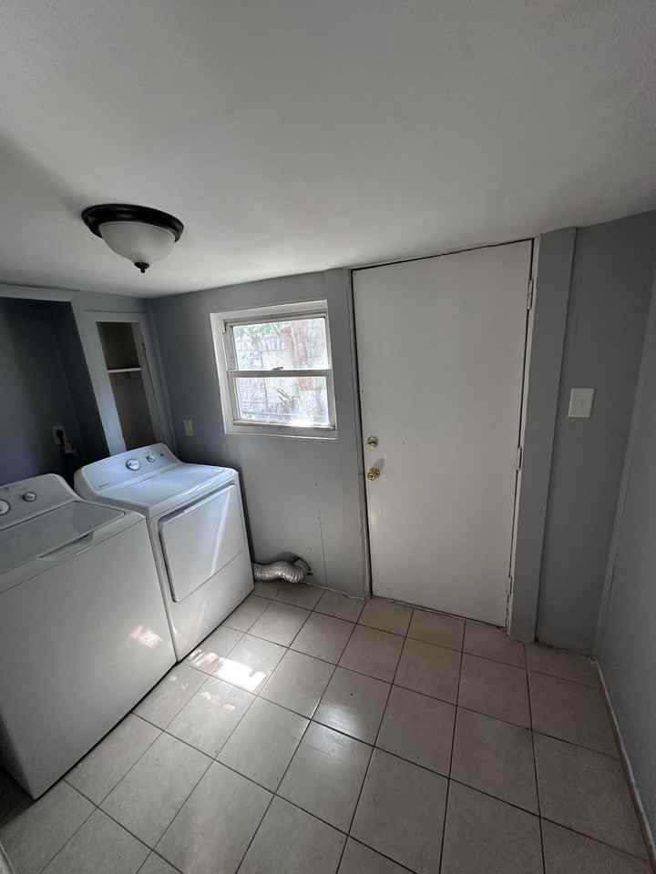 6302 Reedland St - Photo 3 of 9