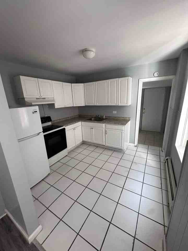 6302 Reedland St - Photo 4 of 9