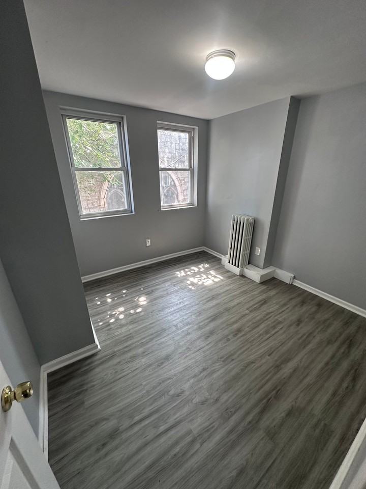 6302 Reedland St - Photo 6 of 9