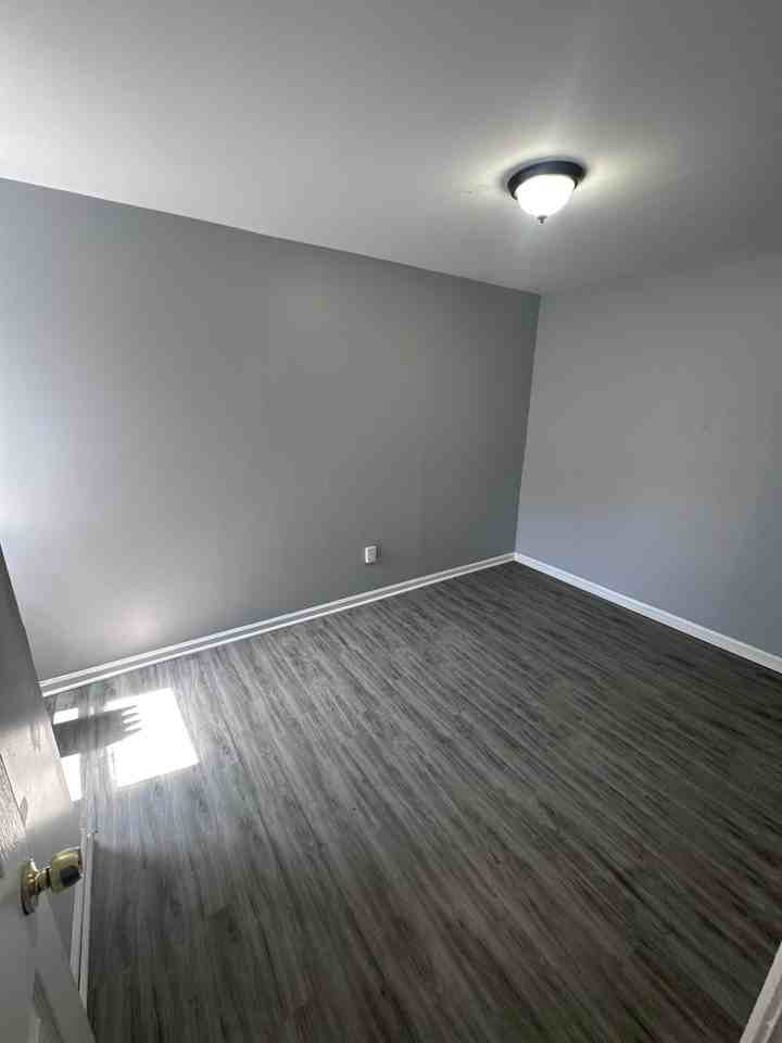 6302 Reedland St - Photo 7 of 9