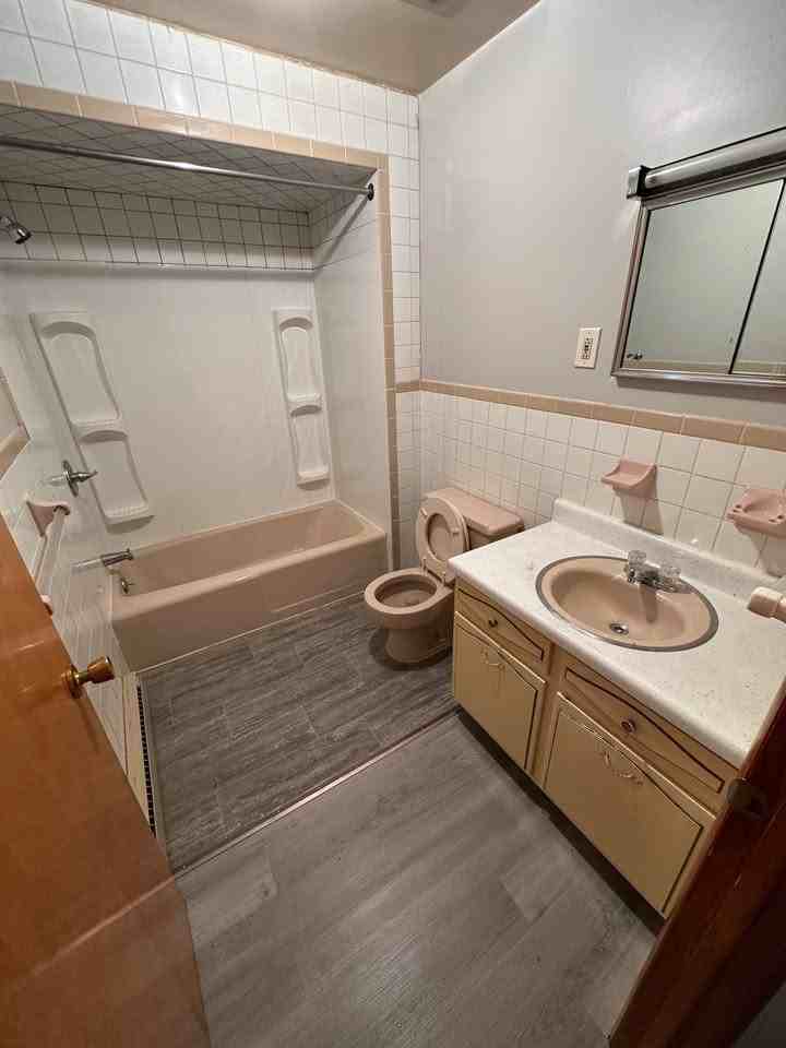 111 Sunbury St #4 - Photo 4 of 6