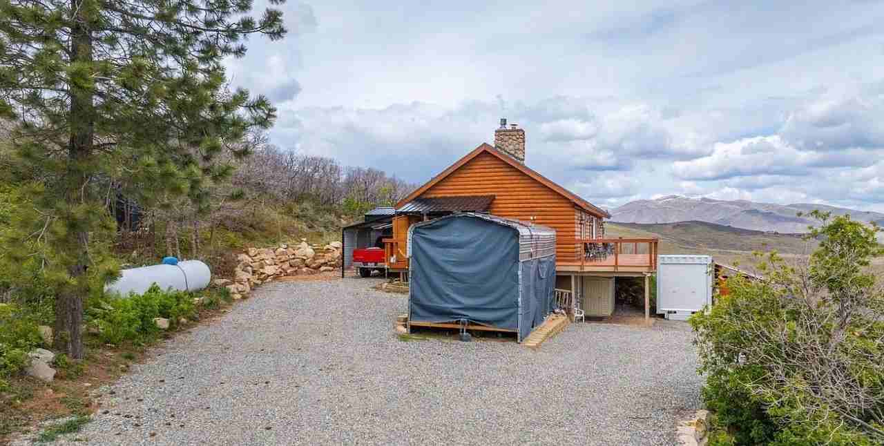 4038 Rockport Blvd - Photo 2 of 20