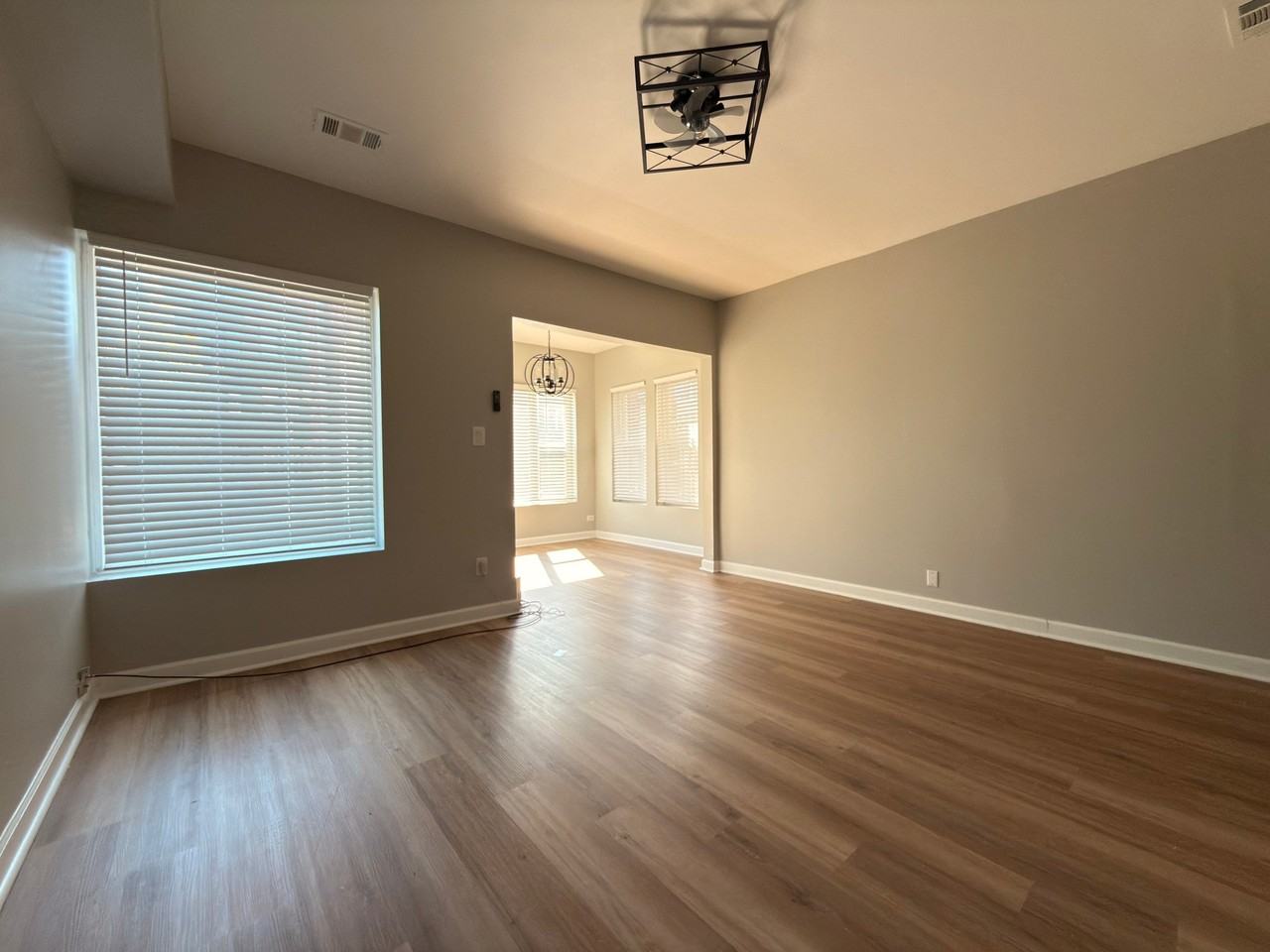 6110 S Saint Lawrence Ave #1 - Photo 4 of 15