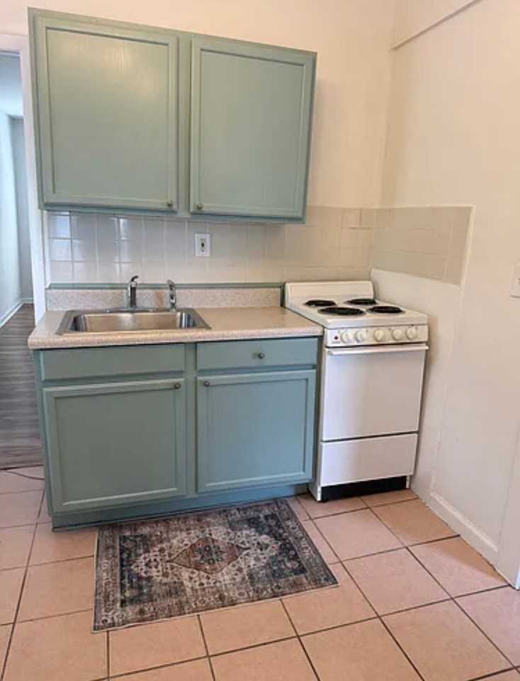 216 S Cedar Ave #5 - Photo 3 of 11