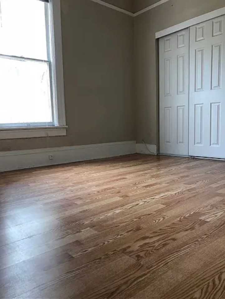 216 S Cedar Ave #5 - Photo 6 of 11