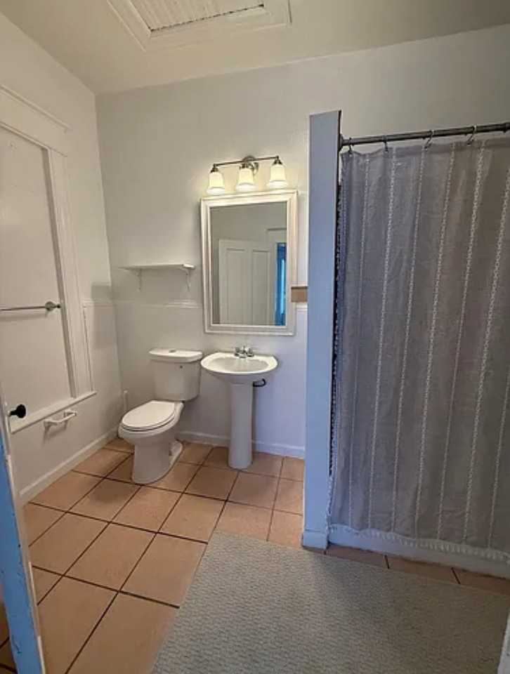 216 S Cedar Ave #5 - Photo 7 of 11
