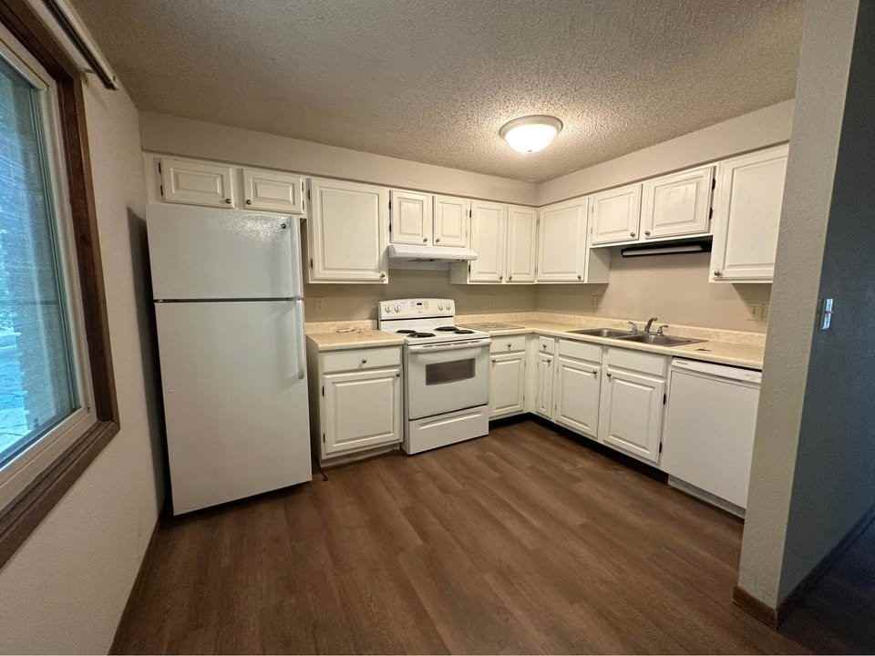 700 19th Ave #D4 - Photo 3 of 10