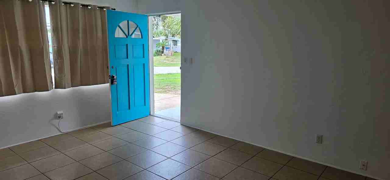 58 Tropical Dr - Photo 3 of 16