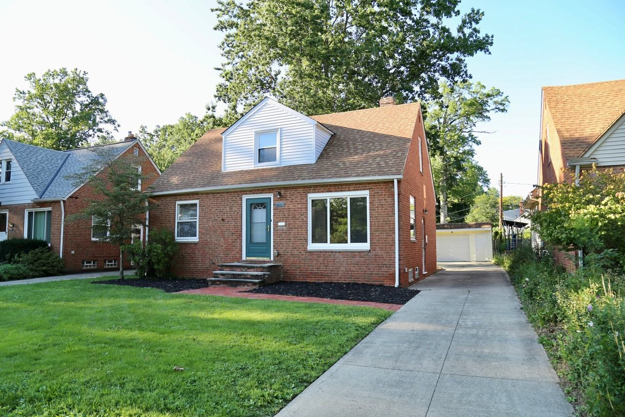 4263 W Anderson Rd - Photo 2 of 20