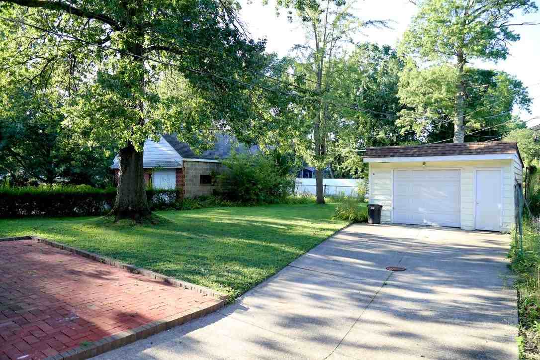 4263 W Anderson Rd - Photo 3 of 20