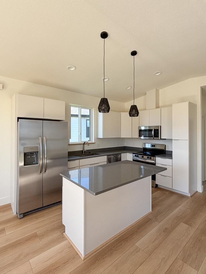 1409 Windsor Dr #C - Photo 3 of 10