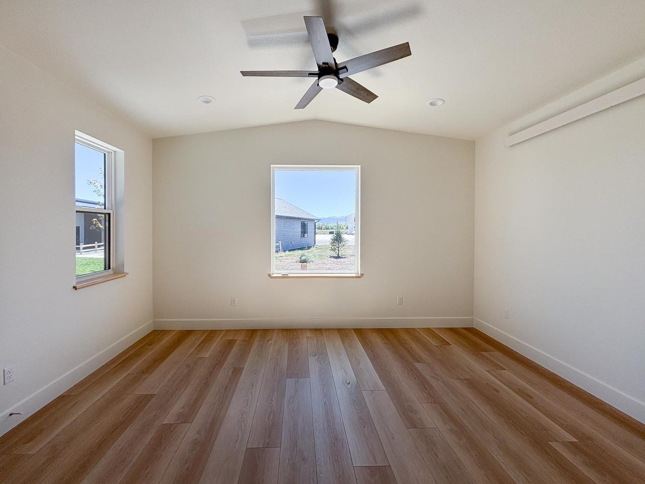 1409 Windsor Dr #C - Photo 4 of 10