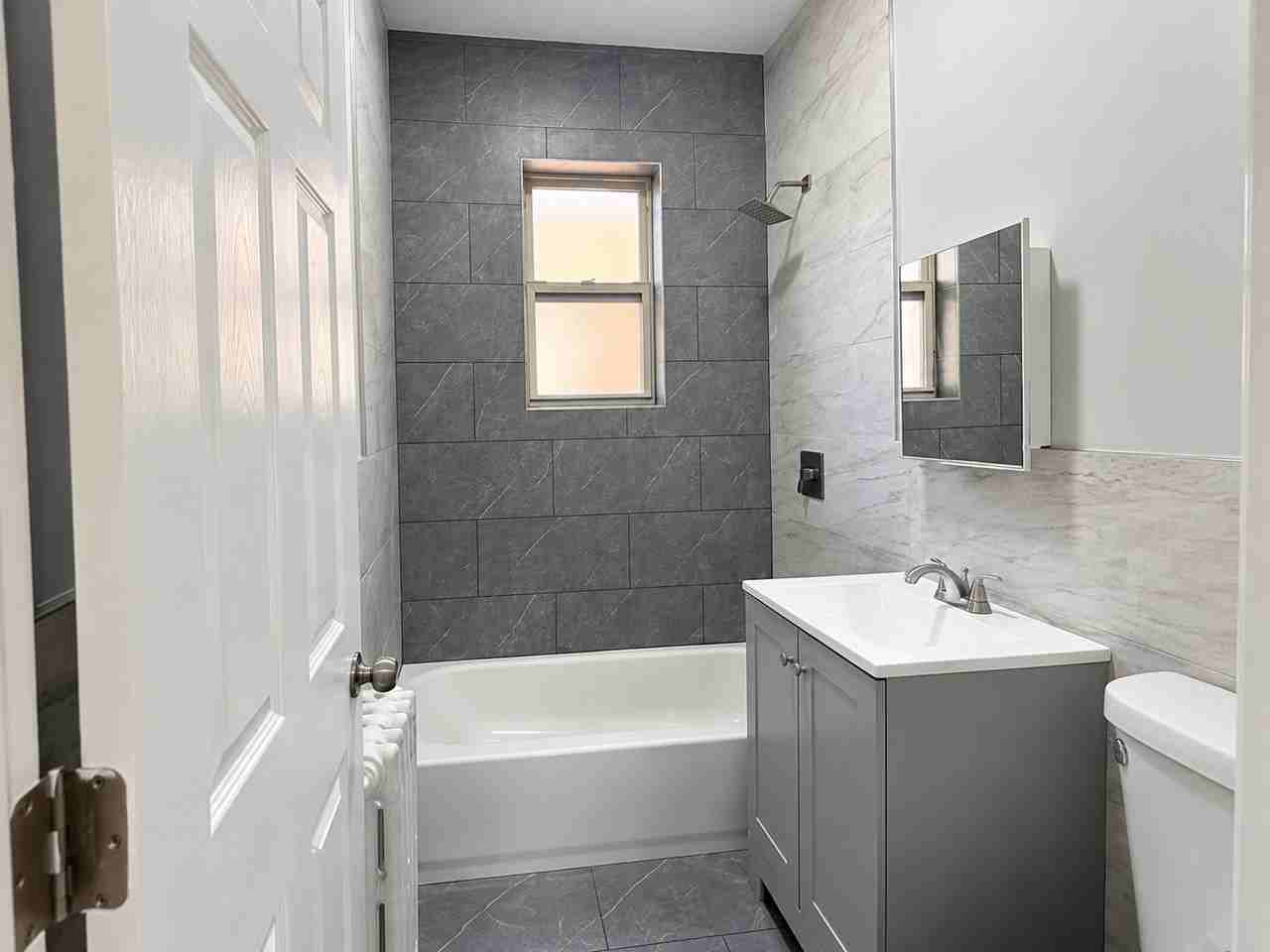 515 W 7th St #307 - Photo 7 of 7