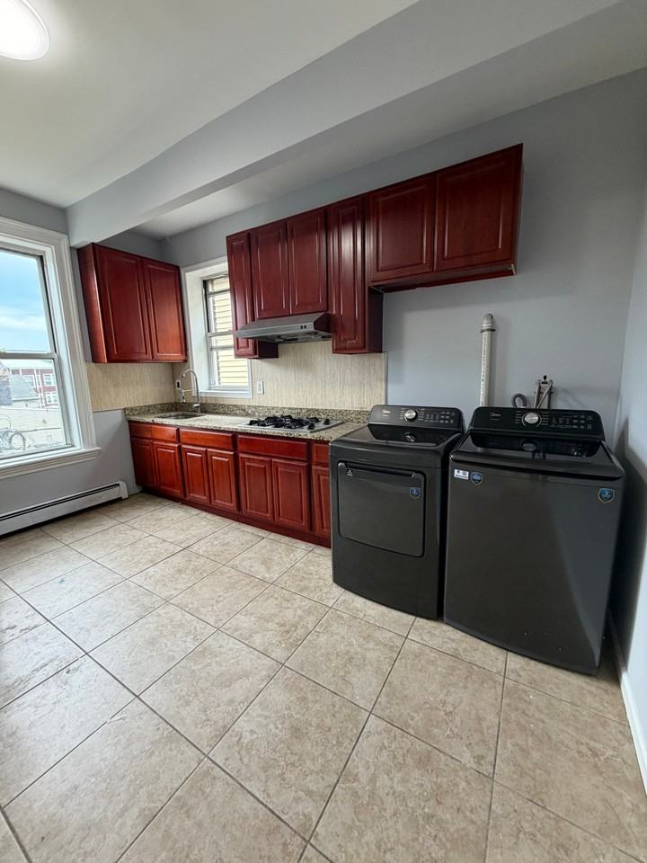 407 Main St #3 - Photo 2 of 10