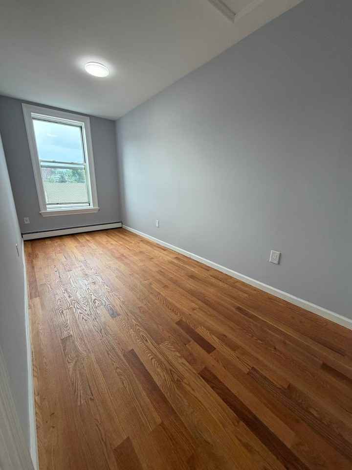 407 Main St #3 - Photo 5 of 10