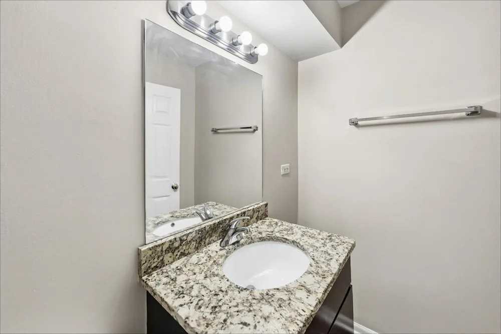 8305 Londonderry Ln - Photo 2 of 14