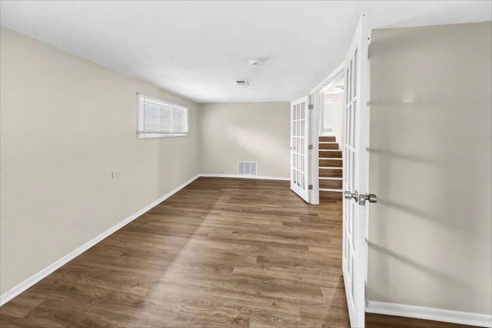 8305 Londonderry Ln - Photo 3 of 14