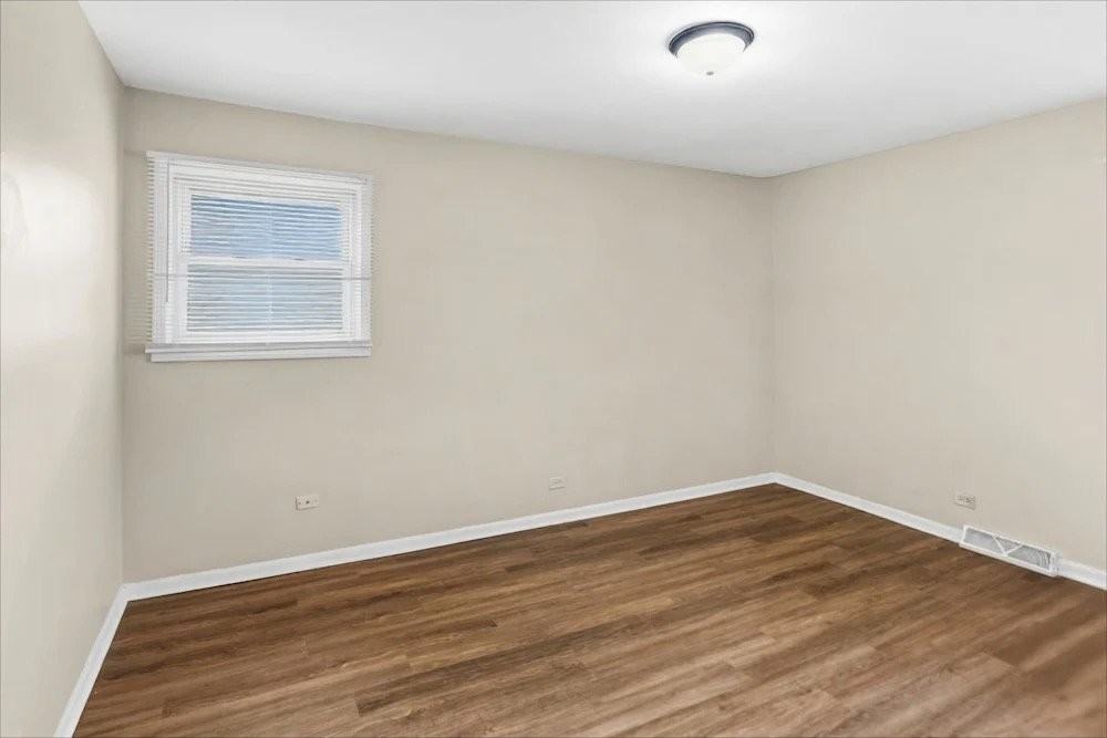 8305 Londonderry Ln - Photo 4 of 14