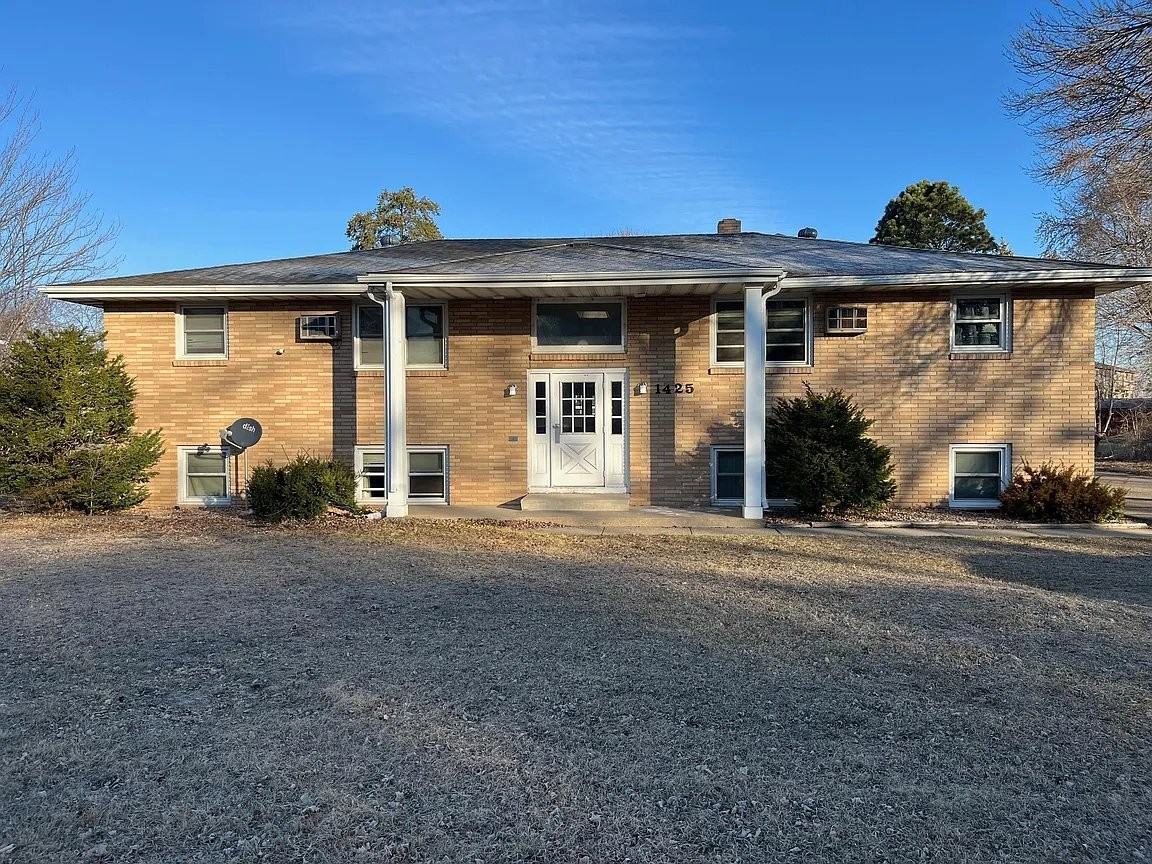1425 Maine Prairie Rd #1