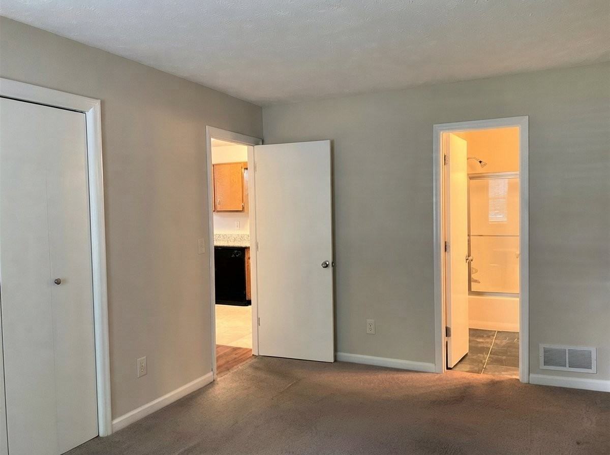 1603 Kings Ridge Dr - Photo 2 of 13