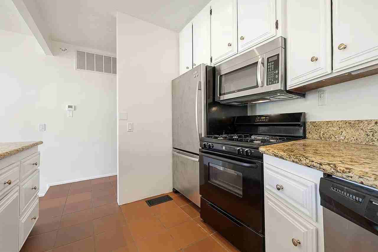 7038 Pacific View Dr Los Angeles, Ca ##Ca - Photo 6 of 15