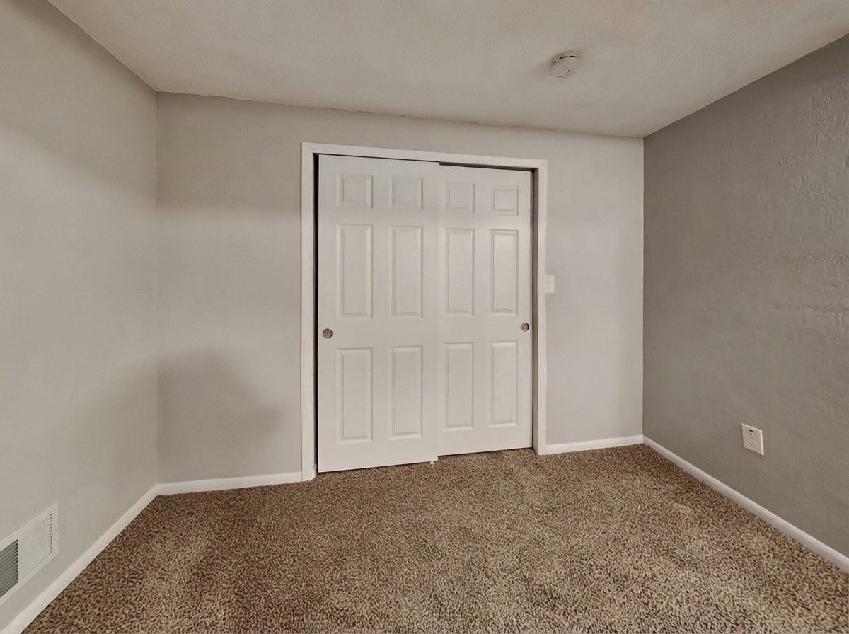 7745 Lindsey Dr - Photo 4 of 10