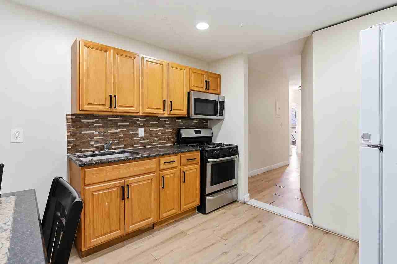 402 S 15th St #3 - Photo 2 of 7