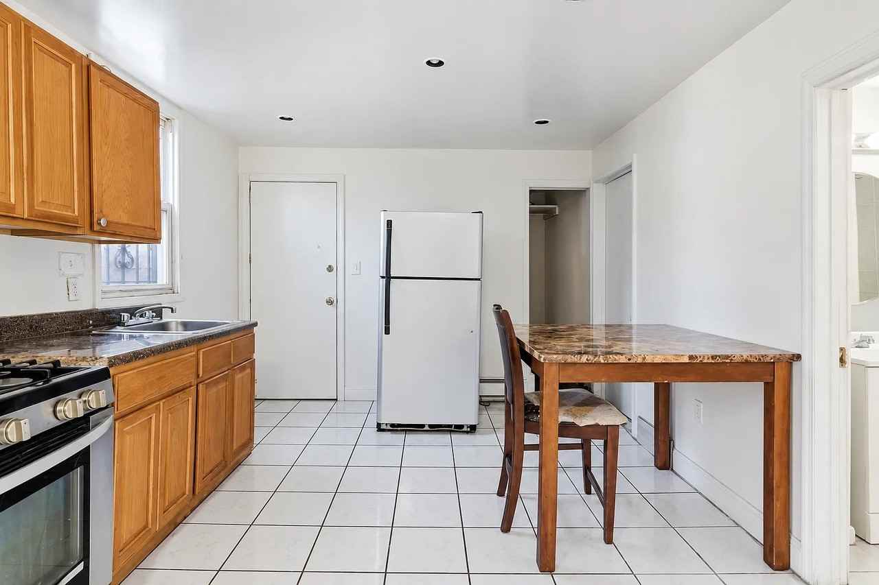 402 S 15th St #3 - Photo 6 of 7