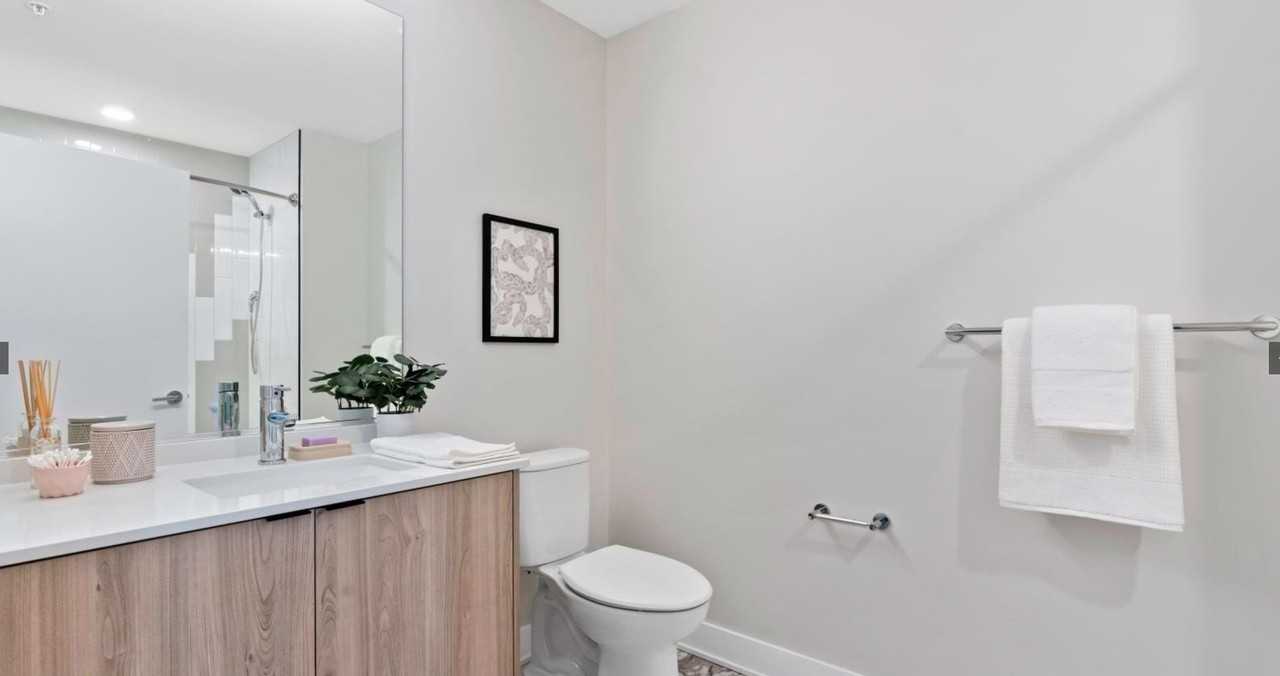 1121 W Van Buren St - Photo 4 of 11