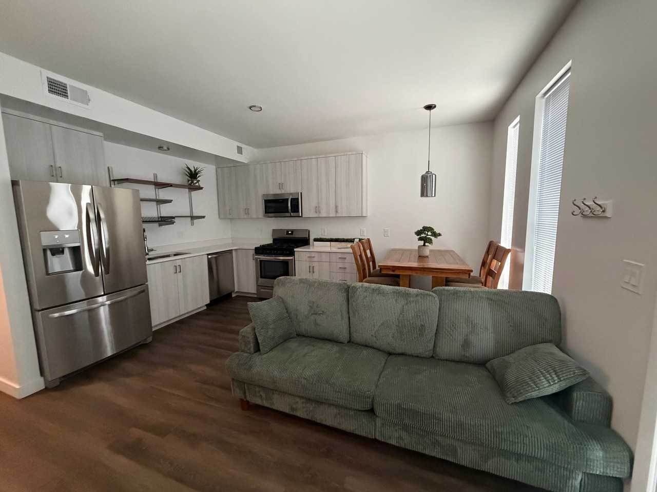 1014 Ws - Photo 3 of 14