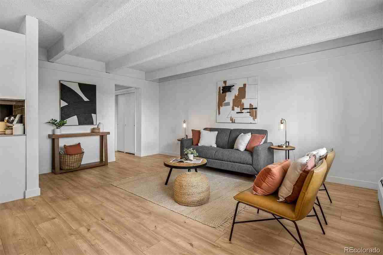800 W Belleview Ave #305