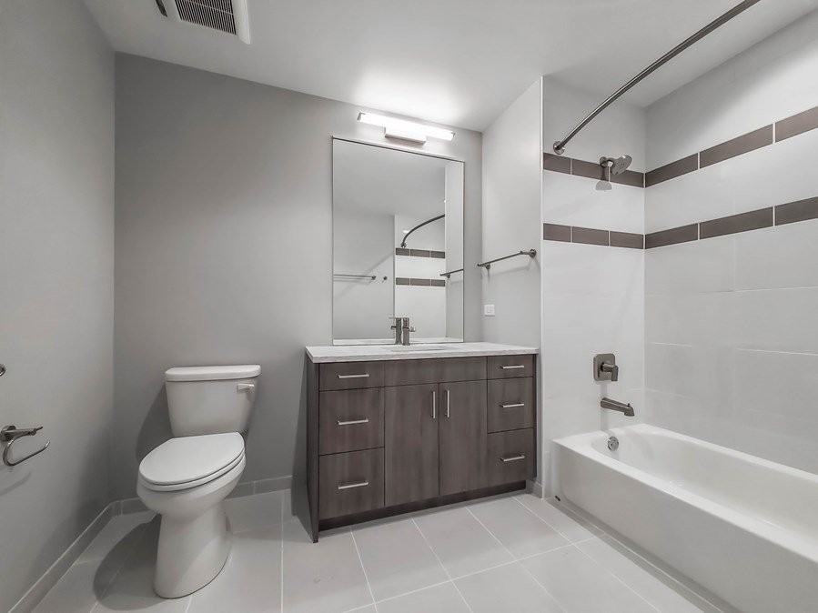1190 N Clark St - Photo 5 of 12