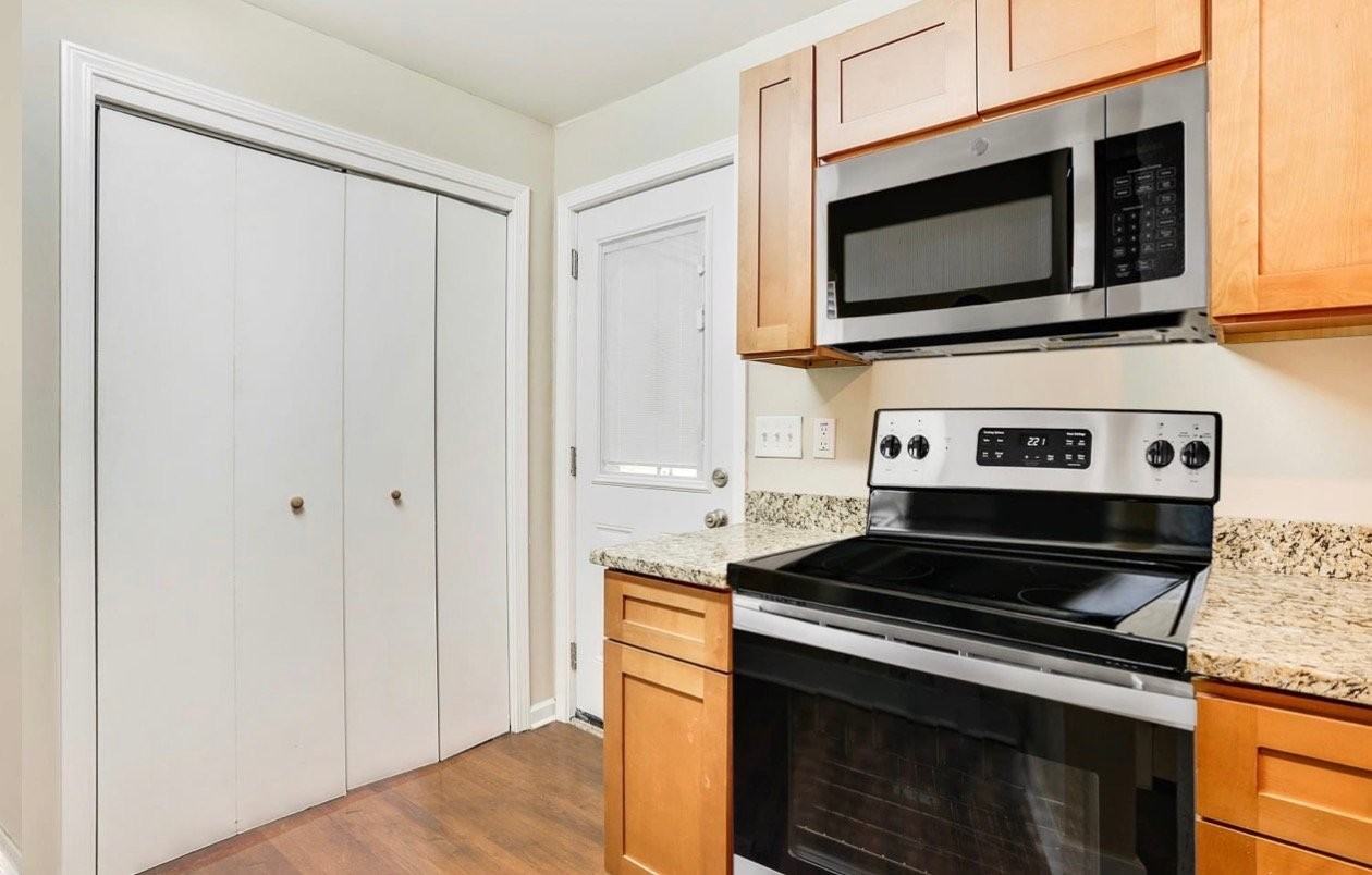 1229 E Guiberson St - Photo 3 of 10