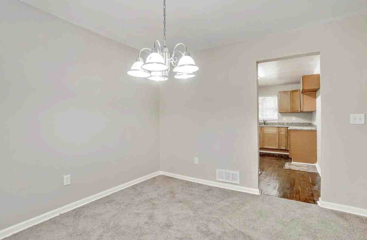 1229 E Guiberson St - Photo 5 of 10
