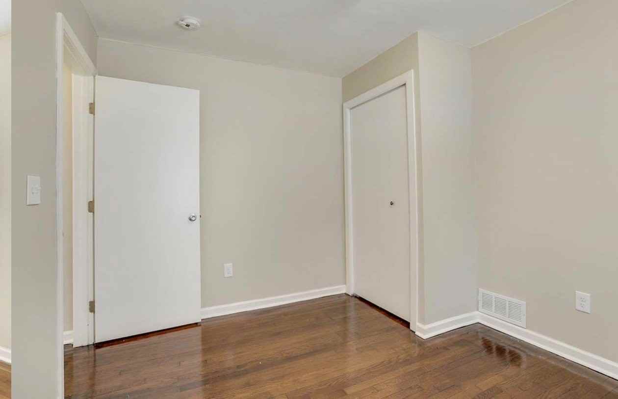 1229 E Guiberson St - Photo 6 of 10