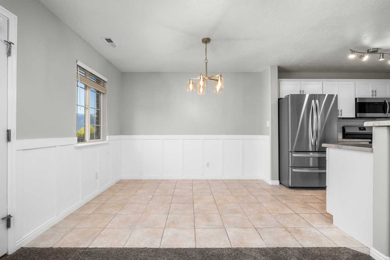 10445 S Sage Creek Rd - Photo 5 of 20