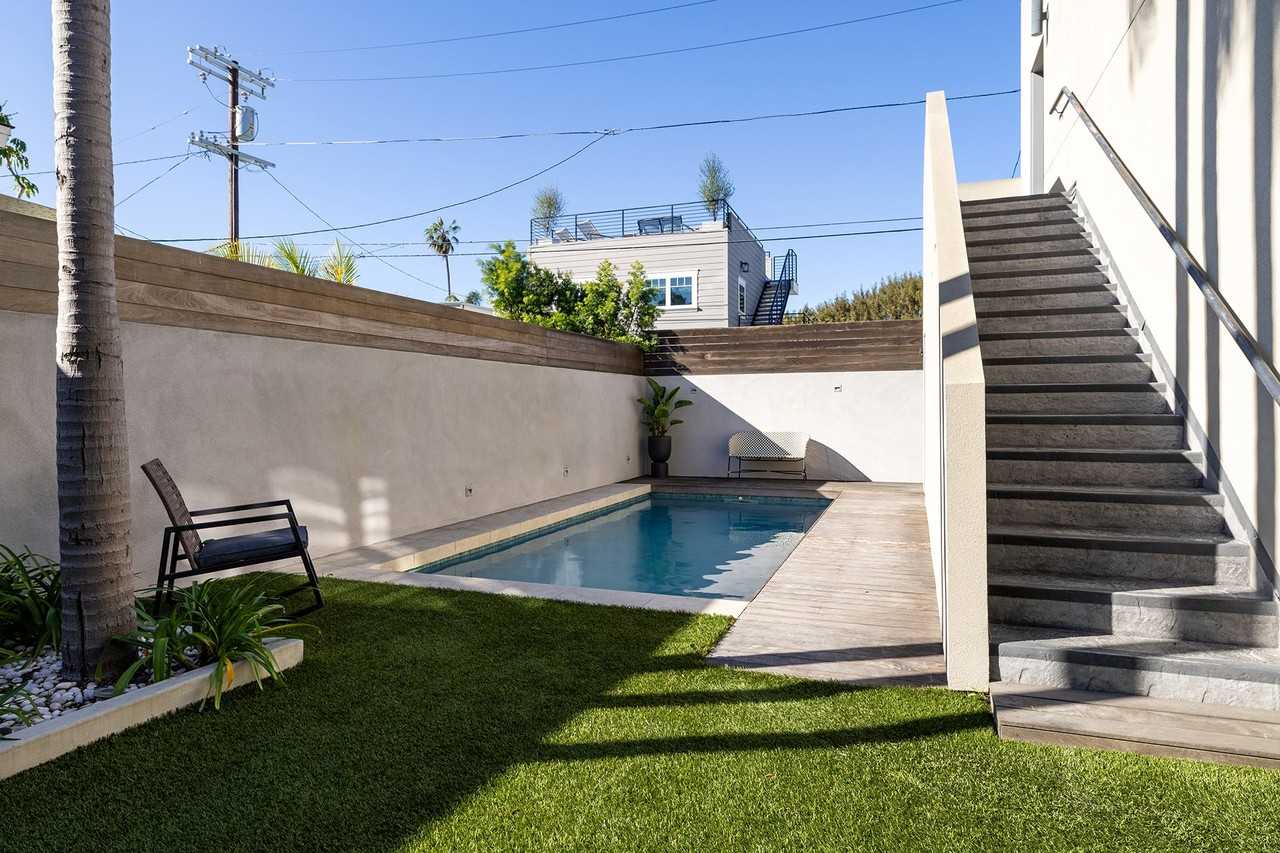 831 Dickson St Marina Del Rey, Ca #BACK - Photo 2 of 15