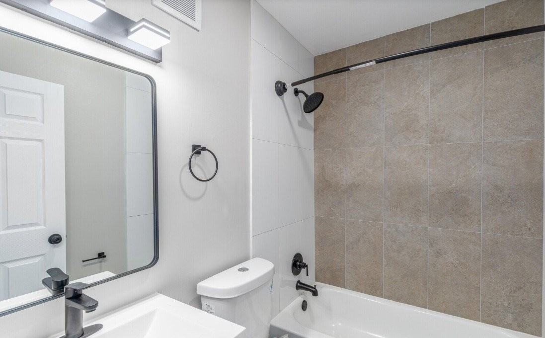 319 Columbia Ave - Photo 2 of 9