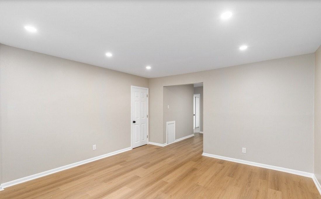 319 Columbia Ave - Photo 4 of 9